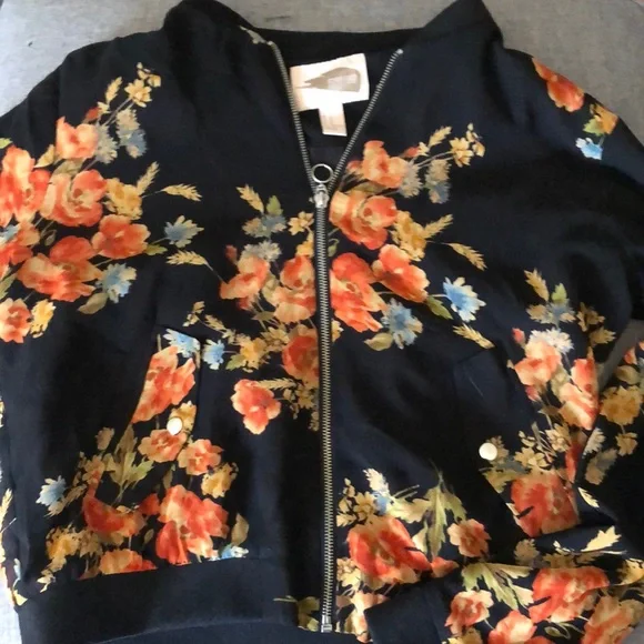 Floral jacket - Picture 1 of 4